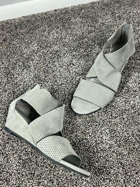 NEW EILEEN FISHER Sz 8.5